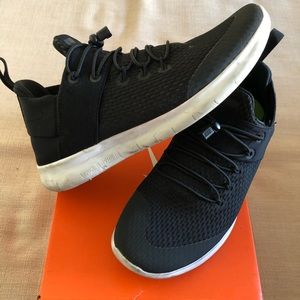 Wmns Nike Free Rn Cmtr - Size 7.5